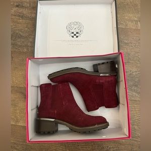 Vince Camuto brick red suede size 8 heel zip boots new
